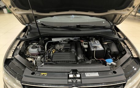 Volkswagen Tiguan II, 2018 год, 2 350 000 рублей, 13 фотография