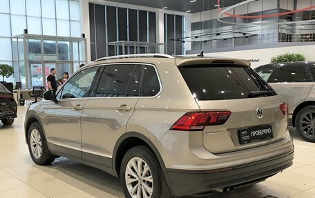 Volkswagen Tiguan II, 2018 год, 2 350 000 рублей, 11 фотография
