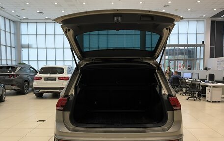 Volkswagen Tiguan II, 2018 год, 2 350 000 рублей, 14 фотография