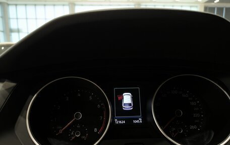 Volkswagen Tiguan II, 2018 год, 2 350 000 рублей, 17 фотография
