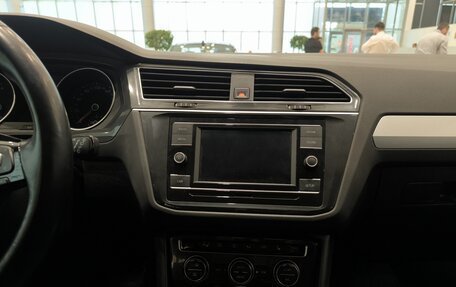 Volkswagen Tiguan II, 2018 год, 2 350 000 рублей, 19 фотография