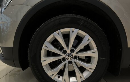 Volkswagen Tiguan II, 2018 год, 2 350 000 рублей, 22 фотография