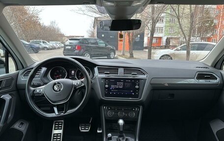 Volkswagen Tiguan II, 2020 год, 2 600 000 рублей, 3 фотография
