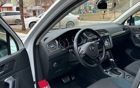 Volkswagen Tiguan II, 2020 год, 2 600 000 рублей, 4 фотография
