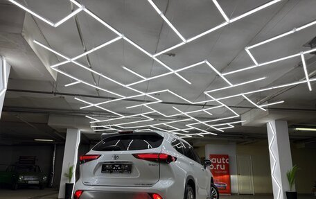 Toyota Highlander, 2025 год, 5 600 000 рублей, 4 фотография