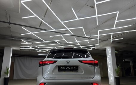 Toyota Highlander, 2025 год, 5 600 000 рублей, 10 фотография