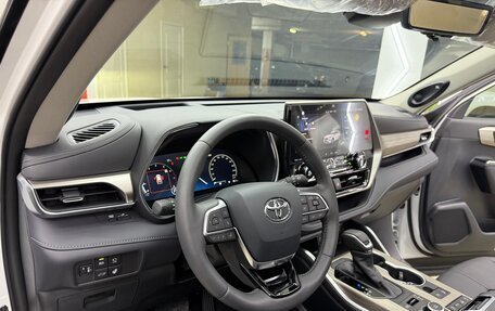 Toyota Highlander, 2025 год, 5 600 000 рублей, 24 фотография