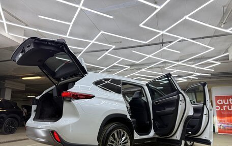 Toyota Highlander, 2025 год, 5 600 000 рублей, 14 фотография