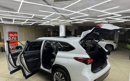 Toyota Highlander, 2025 год, 5 600 000 рублей, 15 фотография