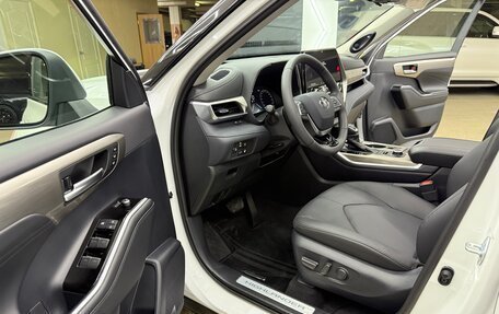Toyota Highlander, 2025 год, 5 600 000 рублей, 16 фотография