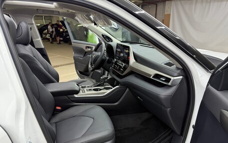 Toyota Highlander, 2025 год, 5 600 000 рублей, 32 фотография