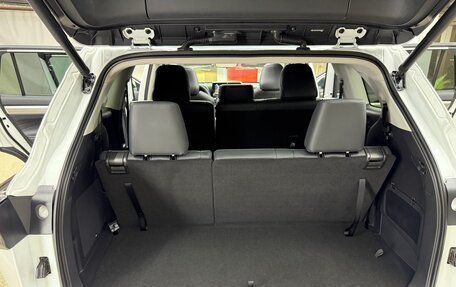 Toyota Highlander, 2025 год, 5 600 000 рублей, 28 фотография