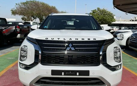 Mitsubishi Outlander, 2025 год, 4 799 000 рублей, 2 фотография