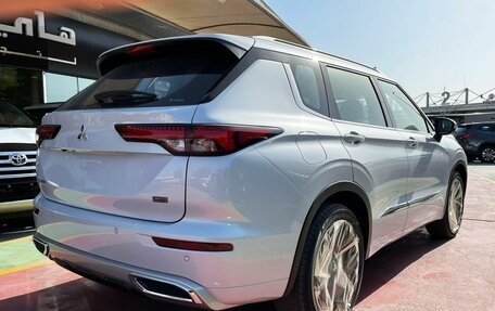 Mitsubishi Outlander, 2025 год, 4 799 000 рублей, 5 фотография