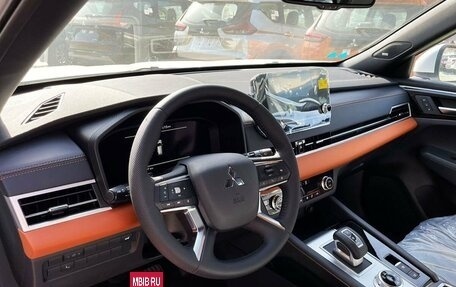 Mitsubishi Outlander, 2025 год, 4 799 000 рублей, 9 фотография