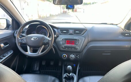KIA Rio III рестайлинг, 2013 год, 960 000 рублей, 3 фотография