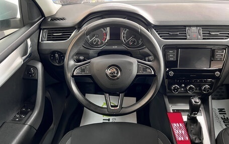 Skoda Octavia, 2019 год, 1 995 000 рублей, 12 фотография