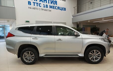 Mitsubishi Pajero Sport III рестайлинг, 2018 год, 2 890 000 рублей, 5 фотография