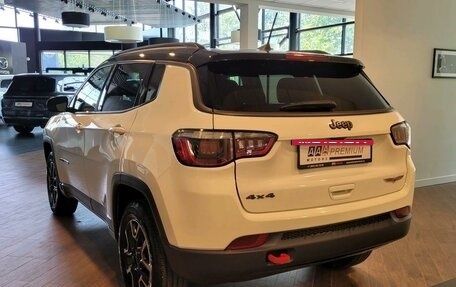 Jeep Compass II, 2019 год, 2 400 000 рублей, 2 фотография