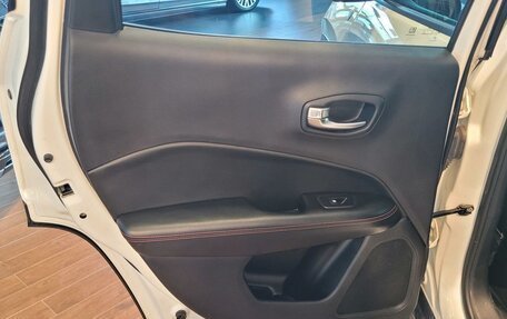 Jeep Compass II, 2019 год, 2 400 000 рублей, 11 фотография