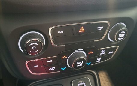 Jeep Compass II, 2019 год, 2 400 000 рублей, 18 фотография