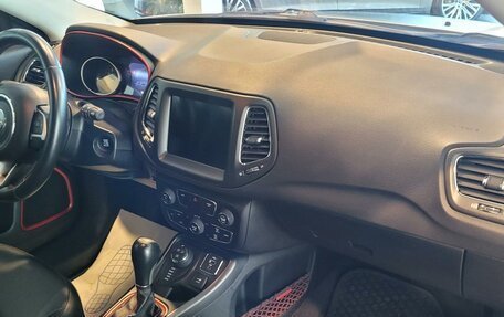 Jeep Compass II, 2019 год, 2 400 000 рублей, 16 фотография