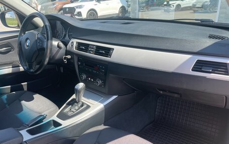 BMW 3 серия, 2010 год, 898 000 рублей, 13 фотография