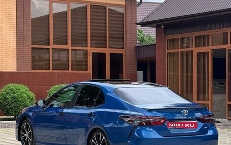 Toyota Camry, 2018 год, 2 750 000 рублей, 1 фотография