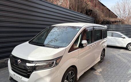 Honda Stepwgn IV, 2021 год, 2 380 000 рублей, 1 фотография