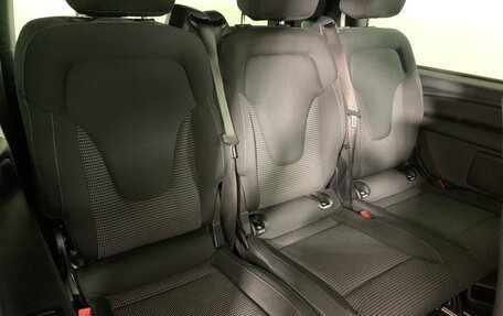 Mercedes-Benz V-Класс, 2019 год, 3 847 000 рублей, 19 фотография