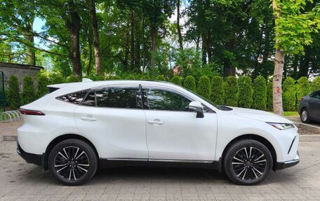Toyota Venza, 2023 год, 5 900 000 рублей, 4 фотография