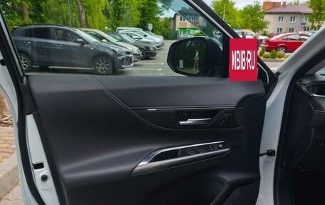 Toyota Venza, 2023 год, 5 900 000 рублей, 8 фотография