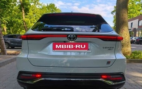 Toyota Venza, 2023 год, 5 900 000 рублей, 40 фотография