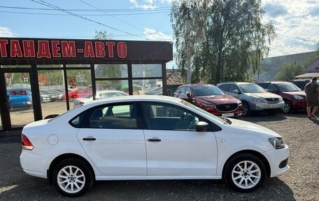 Volkswagen Polo VI (EU Market), 2011 год, 530 000 рублей, 2 фотография