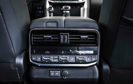 Toyota Land Cruiser, 2021 год, 8 499 999 рублей, 23 фотография