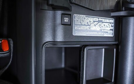 Toyota Land Cruiser, 2021 год, 8 499 999 рублей, 32 фотография