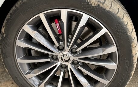 Skoda Superb III рестайлинг, 2021 год, 3 950 000 рублей, 13 фотография
