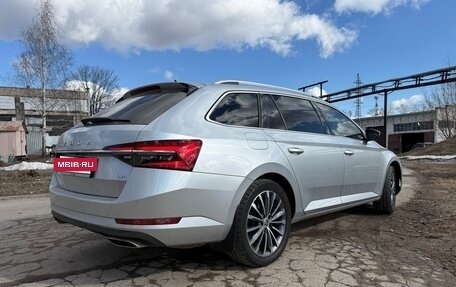 Skoda Superb III рестайлинг, 2021 год, 3 950 000 рублей, 4 фотография