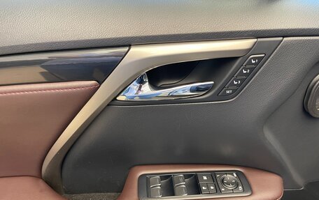 Lexus RX IV рестайлинг, 2019 год, 4 000 000 рублей, 13 фотография