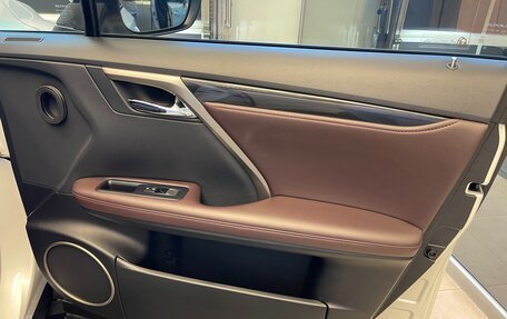 Lexus RX IV рестайлинг, 2019 год, 4 000 000 рублей, 18 фотография