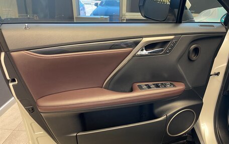 Lexus RX IV рестайлинг, 2019 год, 4 000 000 рублей, 12 фотография