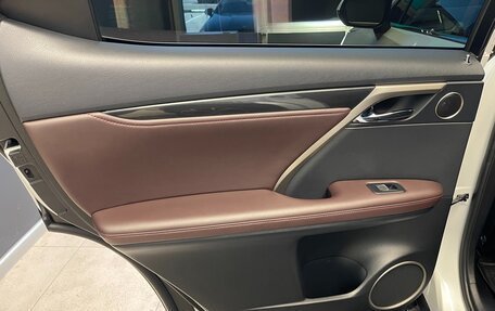 Lexus RX IV рестайлинг, 2019 год, 4 000 000 рублей, 22 фотография