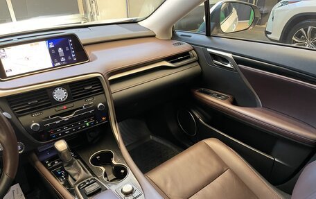 Lexus RX IV рестайлинг, 2019 год, 4 000 000 рублей, 29 фотография