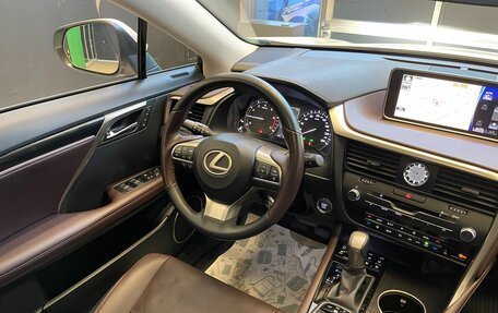 Lexus RX IV рестайлинг, 2019 год, 4 000 000 рублей, 26 фотография