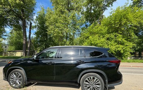 Toyota Highlander, 2021 год, 5 500 000 рублей, 3 фотография