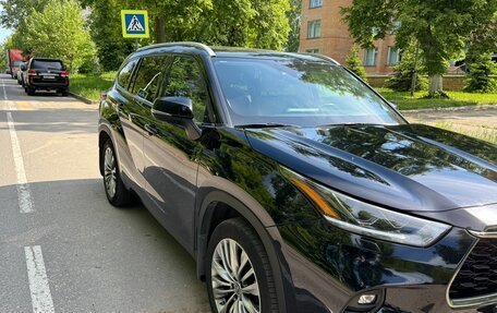 Toyota Highlander, 2021 год, 5 500 000 рублей, 4 фотография