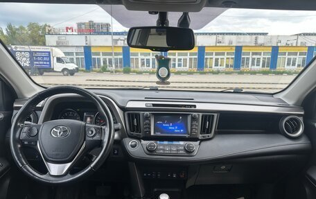 Toyota RAV4, 2018 год, 2 960 000 рублей, 13 фотография