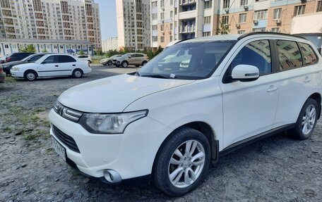 Mitsubishi Outlander III рестайлинг 3, 2012 год, 1 330 000 рублей, 6 фотография