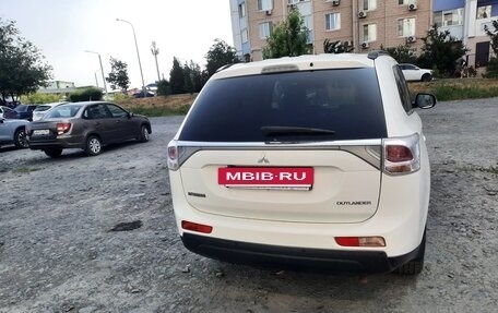 Mitsubishi Outlander III рестайлинг 3, 2012 год, 1 330 000 рублей, 4 фотография