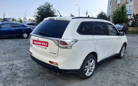 Mitsubishi Outlander III рестайлинг 3, 2012 год, 1 330 000 рублей, 3 фотография